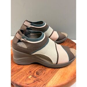 Bzees Women's Brown/Pink Striped Wedge Sandals Open Toe Comfort Shoes Size 9W